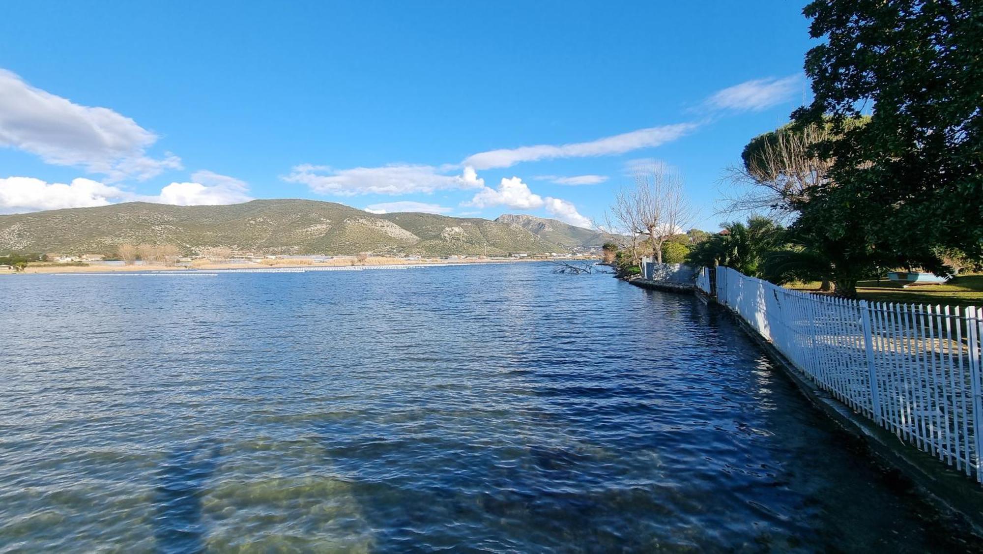 Villa Cecilia Sul Lago Fronte Mare 斯佩隆加 外观 照片